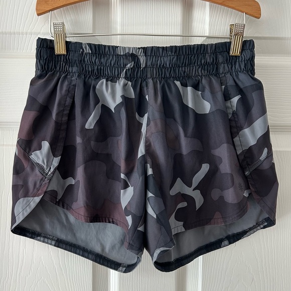 Athelta Dark Camo Racer Athletic Shorts - Picture 1 of 11